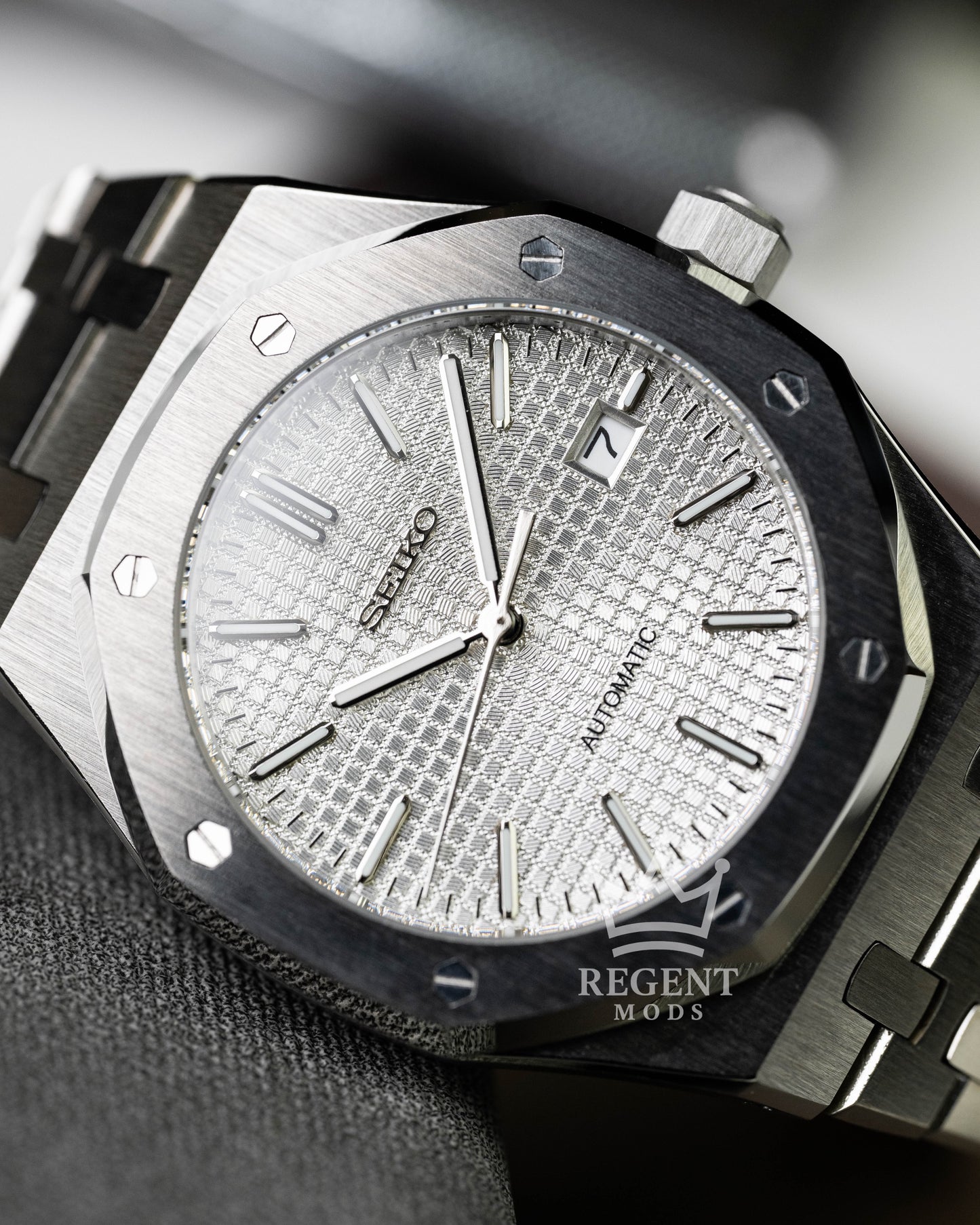 Automatic Seiko Mod Seikoak AP Royal Oak With Silver Waffle Textured Dial And Stainless Steel Integrated Bracelet