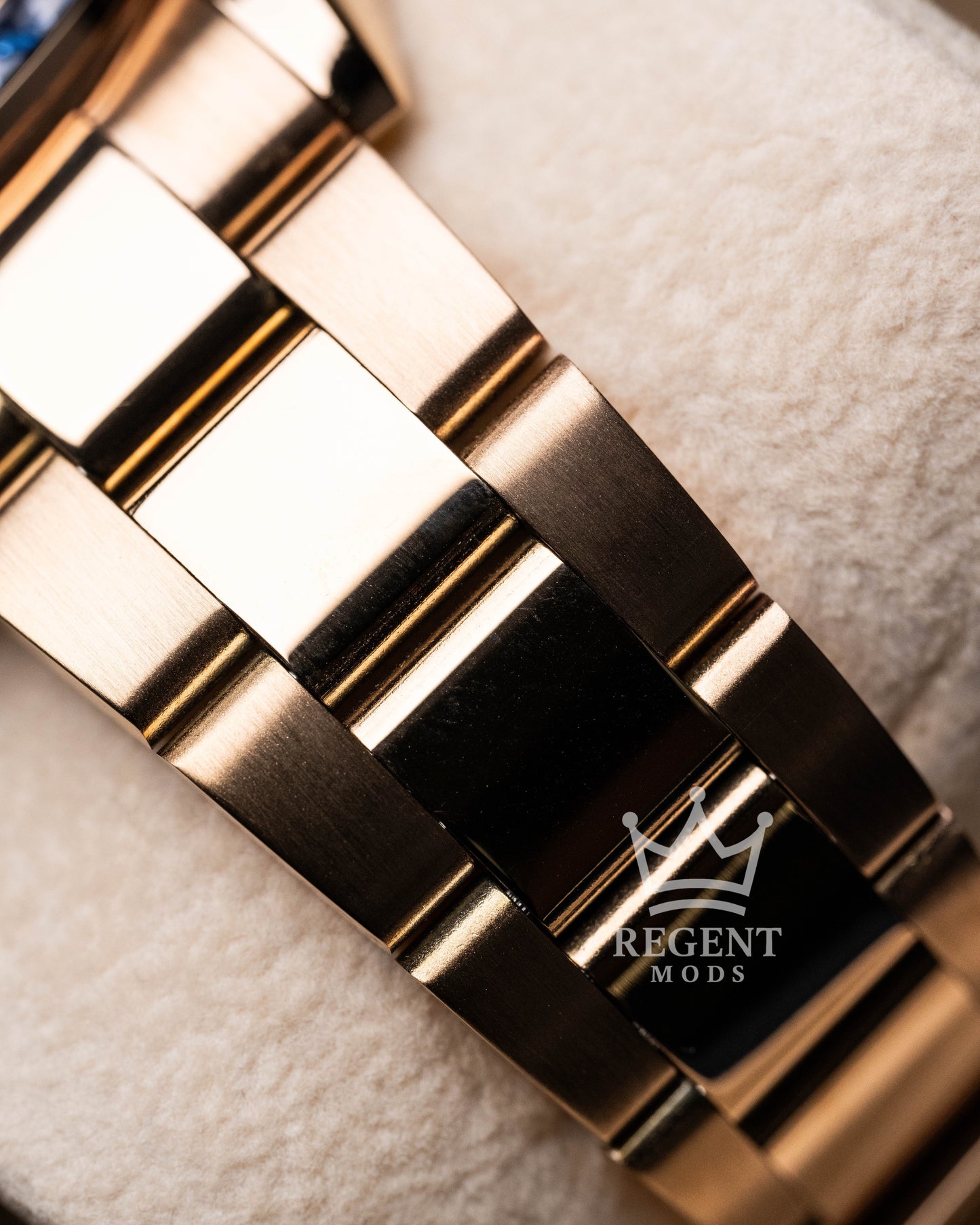 Rose Gold Oyster Bracelet Strap