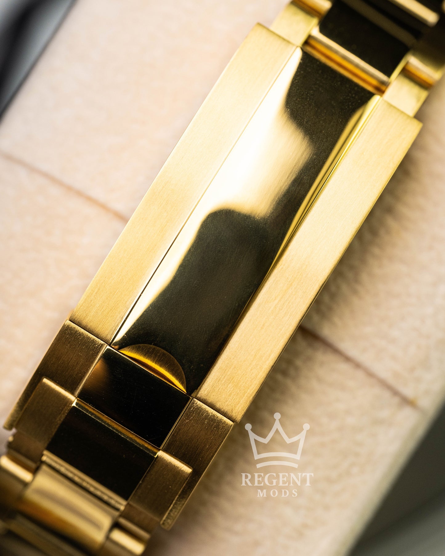 Seitona | Gold Arabic