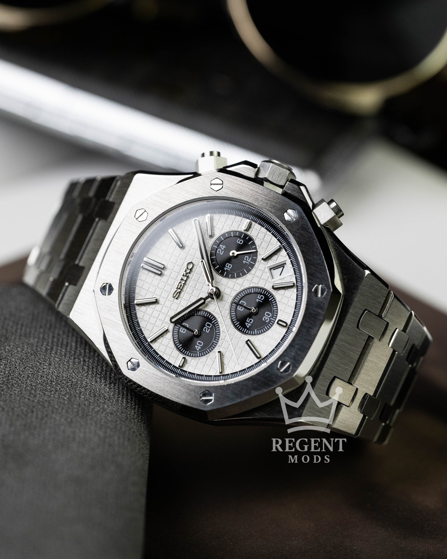 Seiko Royal Oak Seikoak AP Mod Chronograph Featuring White Panda Dial With Black Subdials And Brushed Steel Case And Integrated Bracelet