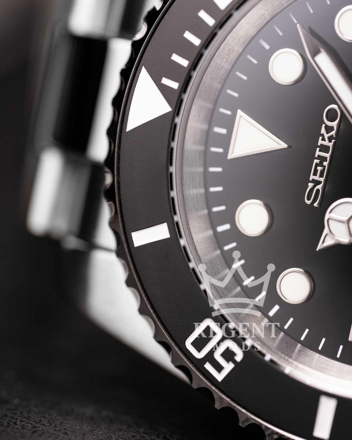 Seiko Mod Submariner Homage Black Dial Dive Watch With Cyclops Date