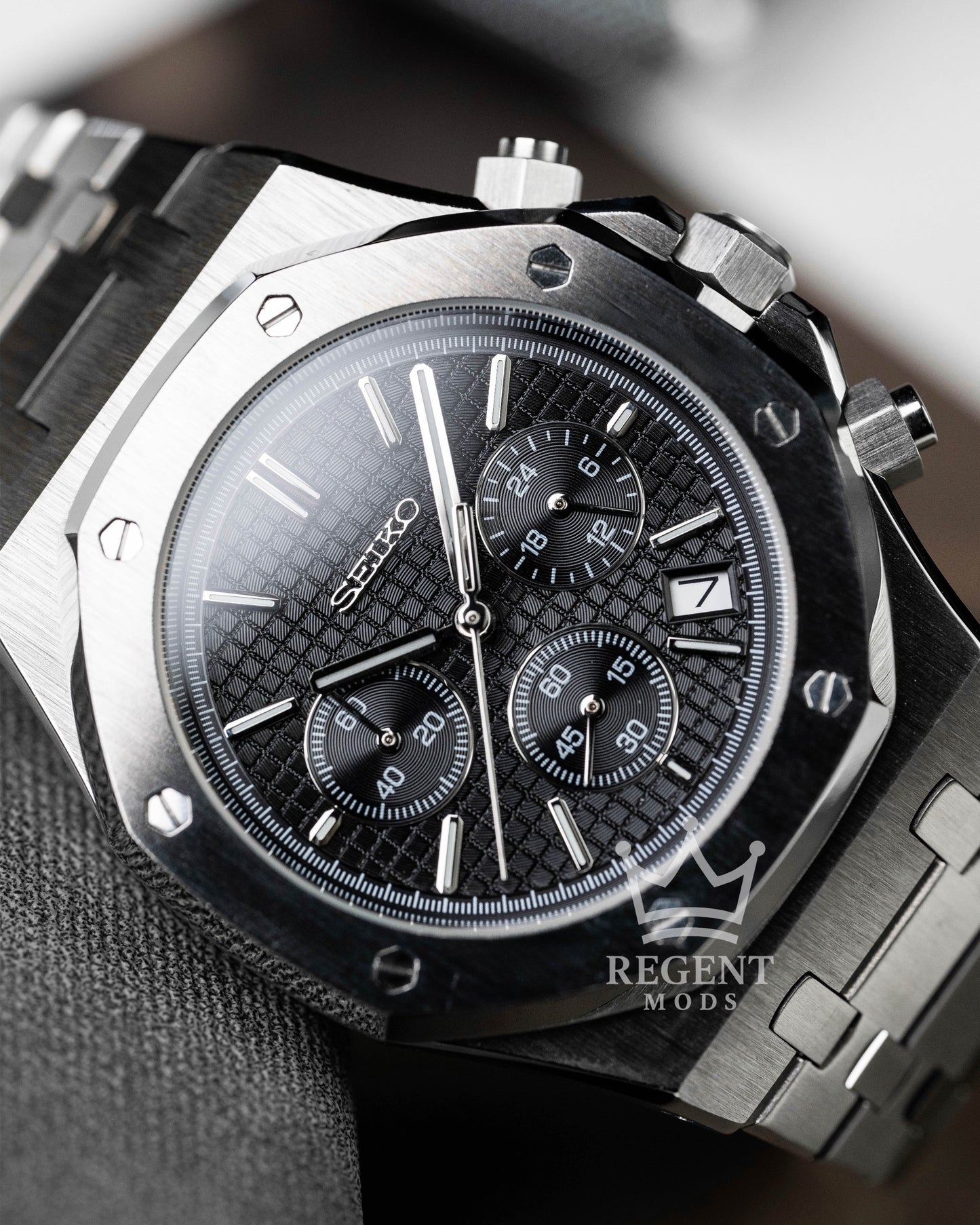 Seiko Mod AP Royal Oak Seikoak Chronograph With Black Tapisserie Waffle Dial And Stainless Steel Integrated Bracelet