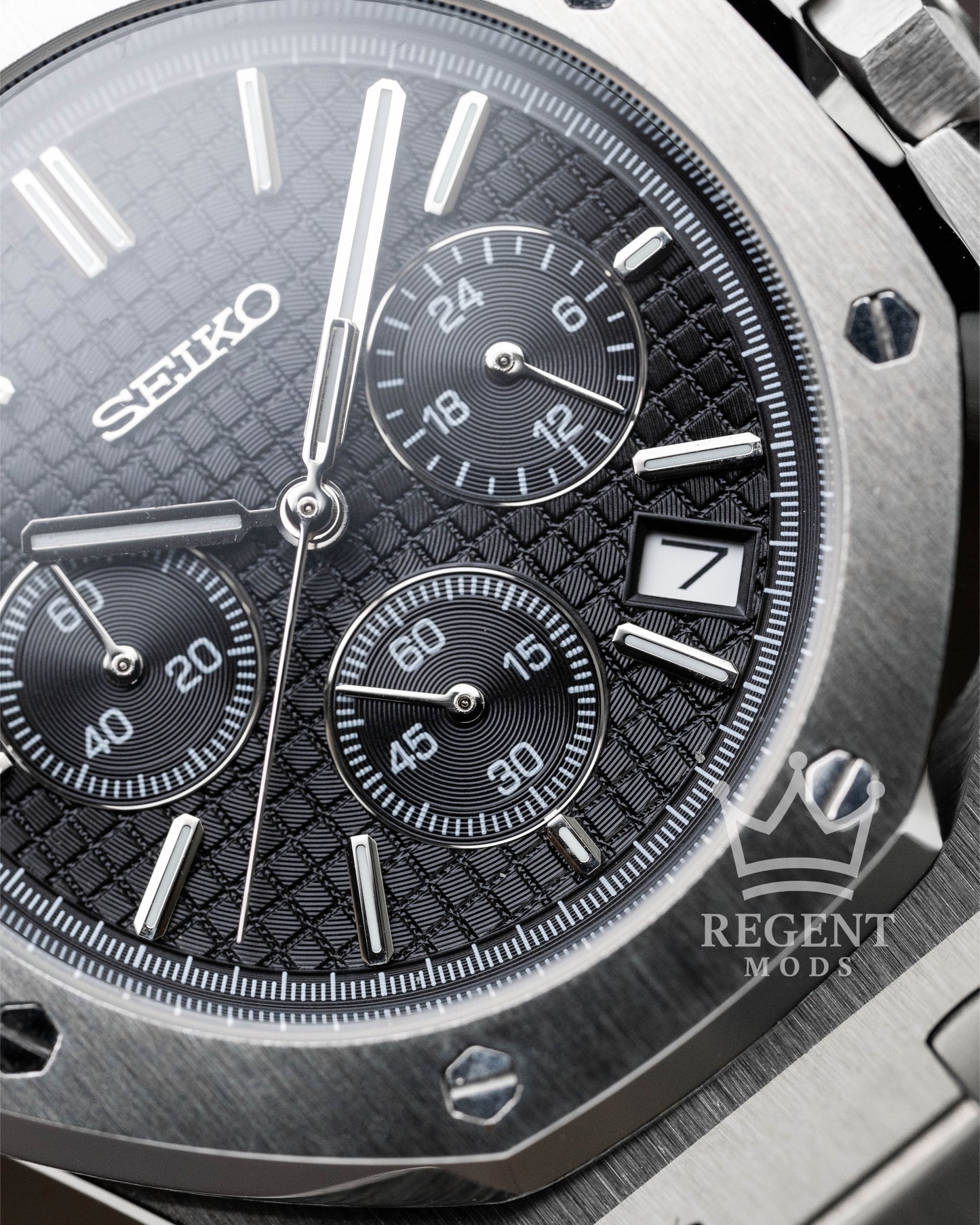 Seiko Mod AP Royal Oak Seikoak Chronograph With Black Tapisserie Waffle Dial And Stainless Steel Integrated Bracelet