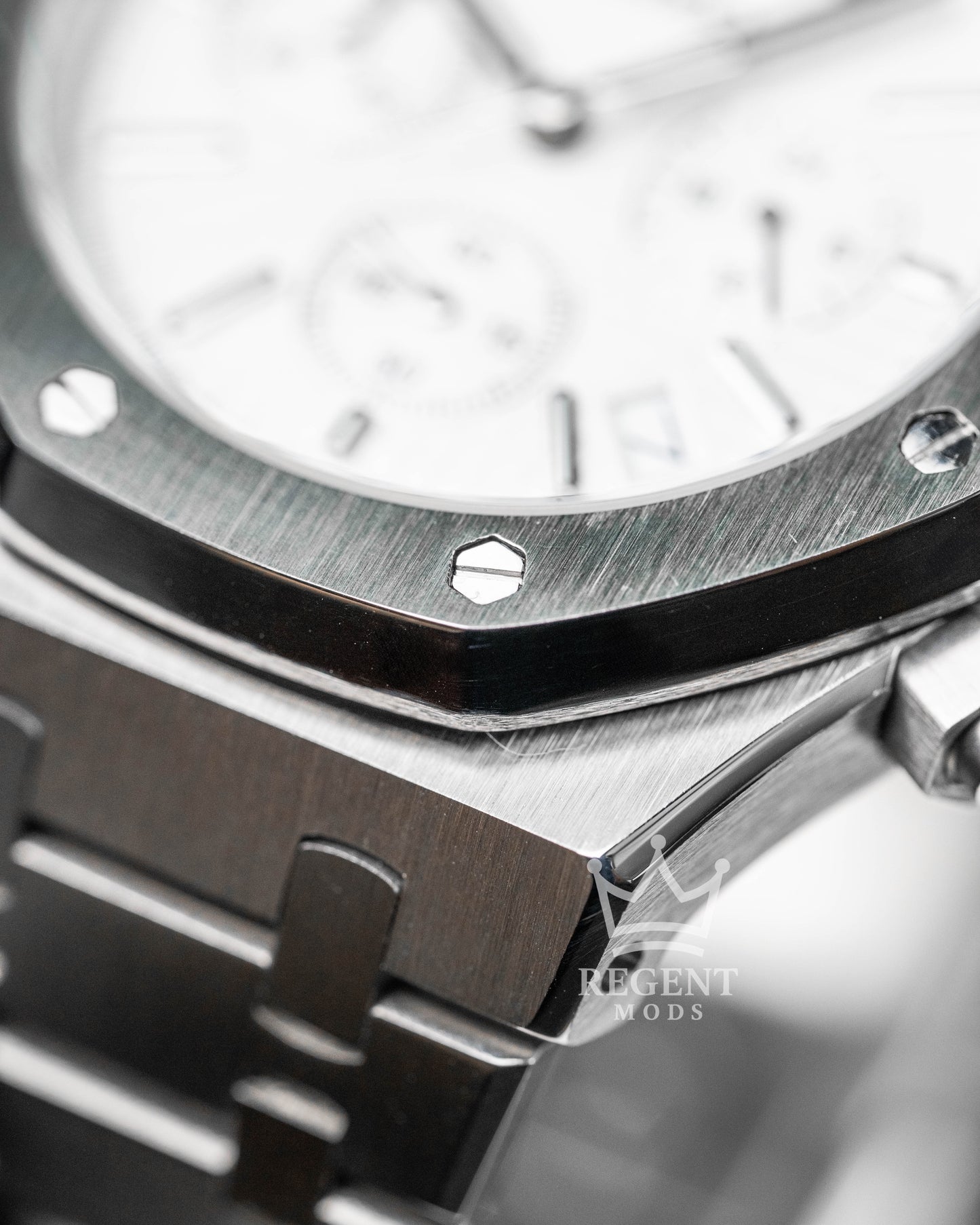 Seiko Mod AP Royal Oak Seikoak Chronograph With White Tapisserie Waffle Dial And Stainless Steel Integrated Bracelet
