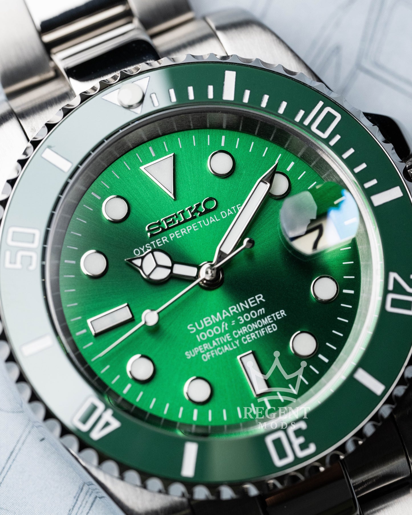 Seiko Mod Submariner Hulk Homage In Vibrant Green Dial And Bezel With Polished And Brushed Case