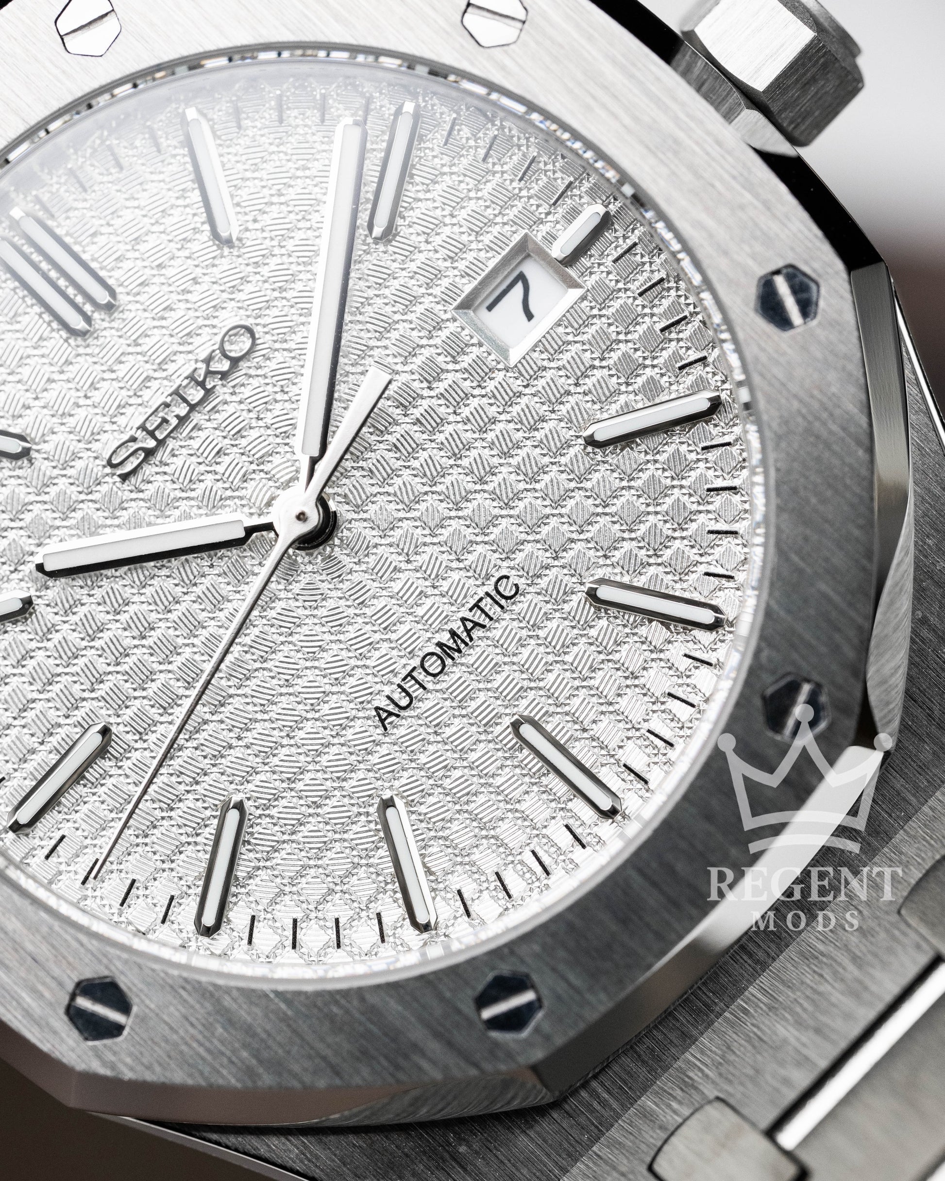 Automatic Seiko Mod Seikoak AP Royal Oak With Silver Waffle Textured Dial And Stainless Steel Integrated Bracelet