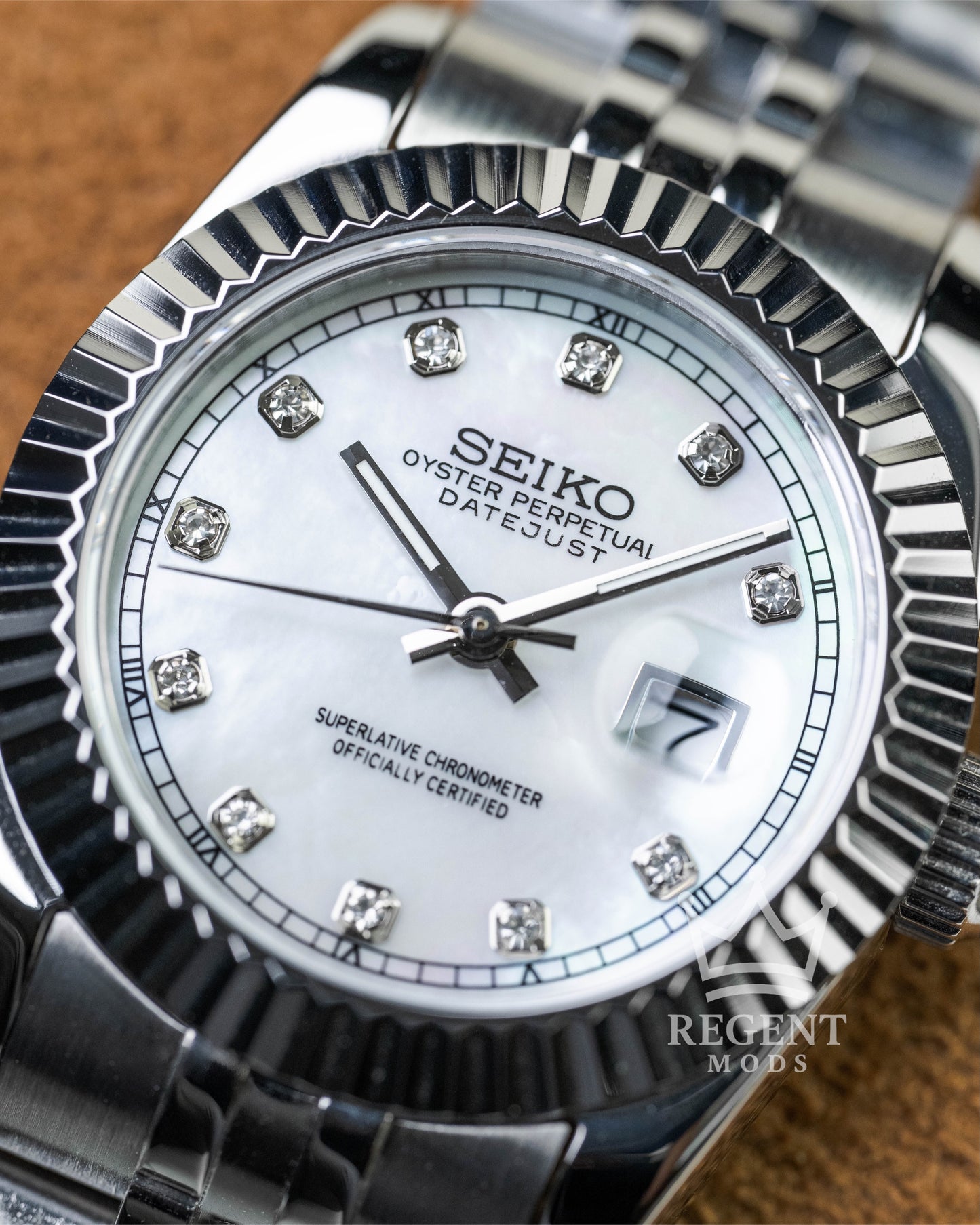 Precision-Date Ladies | White Pearl Diamond