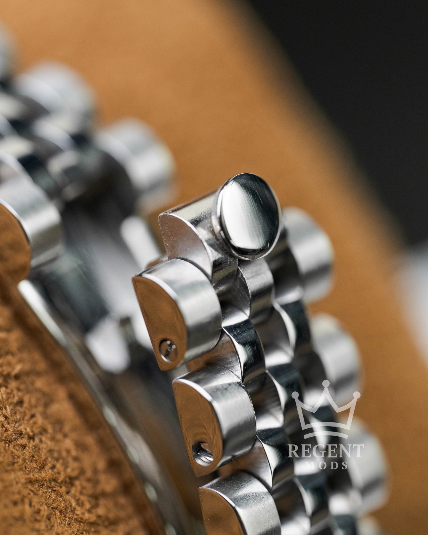 Precision-Date Ladies | White Pearl Diamond