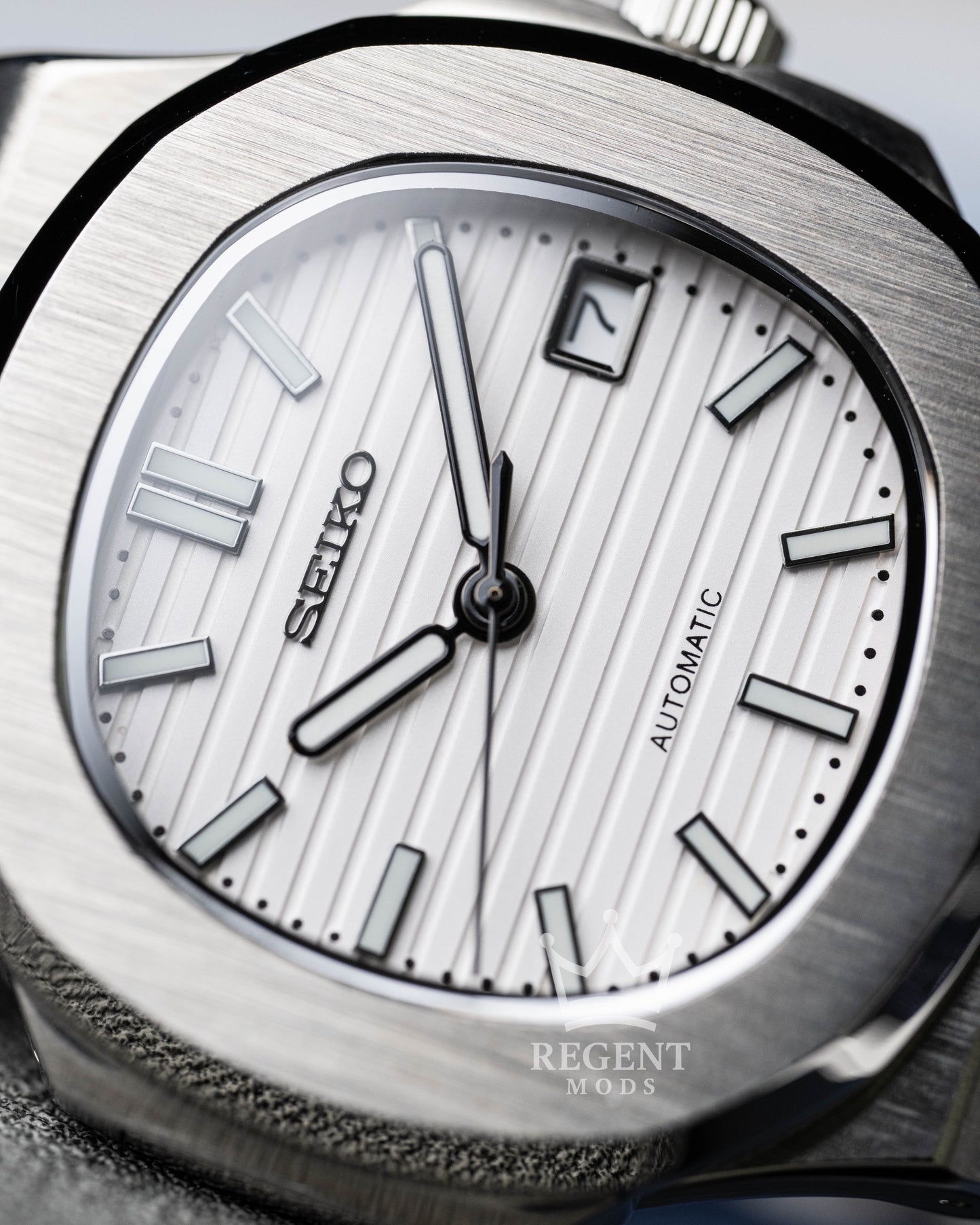 Nautiko | White