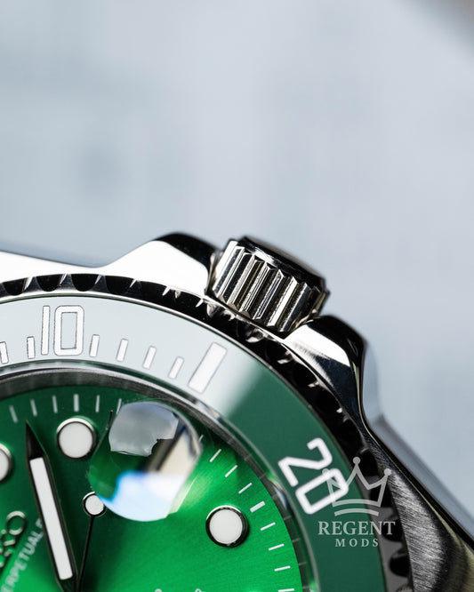 Seiko Mod Submariner Hulk Homage In Vibrant Green Dial And Bezel With Polished And Brushed Case
